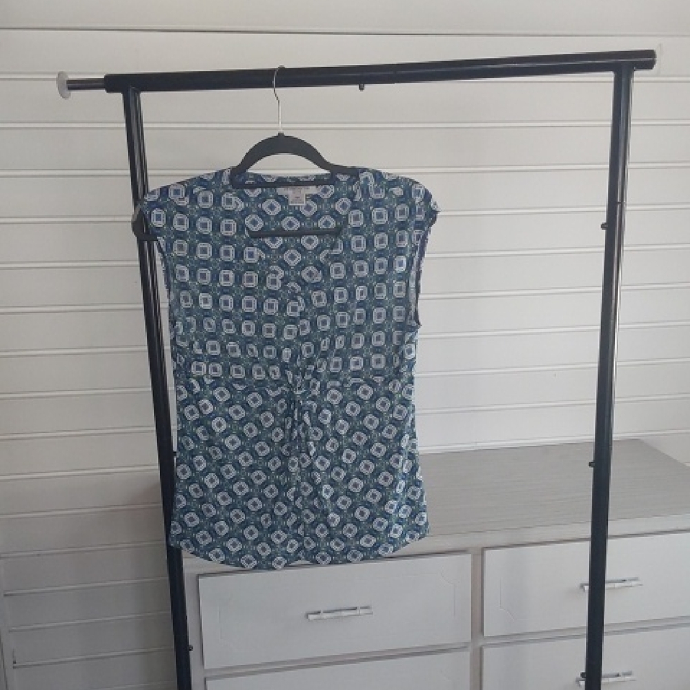 Liz Claiborne Geometric Blue Blouse Size PM (Small With A Little Extra Room )